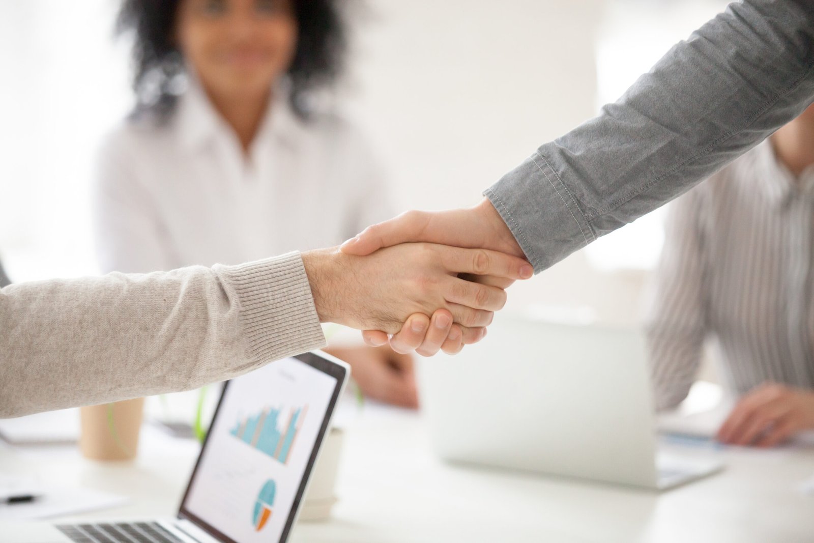 Marketing de indicação: saiba como estruturar para aumentar as vendas